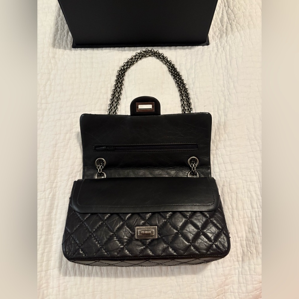 Chanel Reissue 225 Distressed Black RHW - Picture 3 of 14